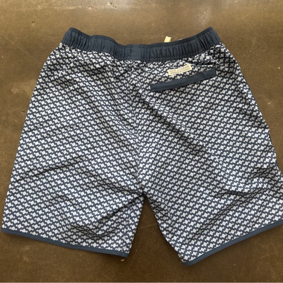 Fair Harbor The Anchor Swim Shorts | Medium | 8-Inch Inseam | Performance Fabric - Picture 2 of 4